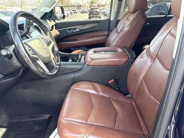 Used 2017 Cadillac Escalade Luxury image 19