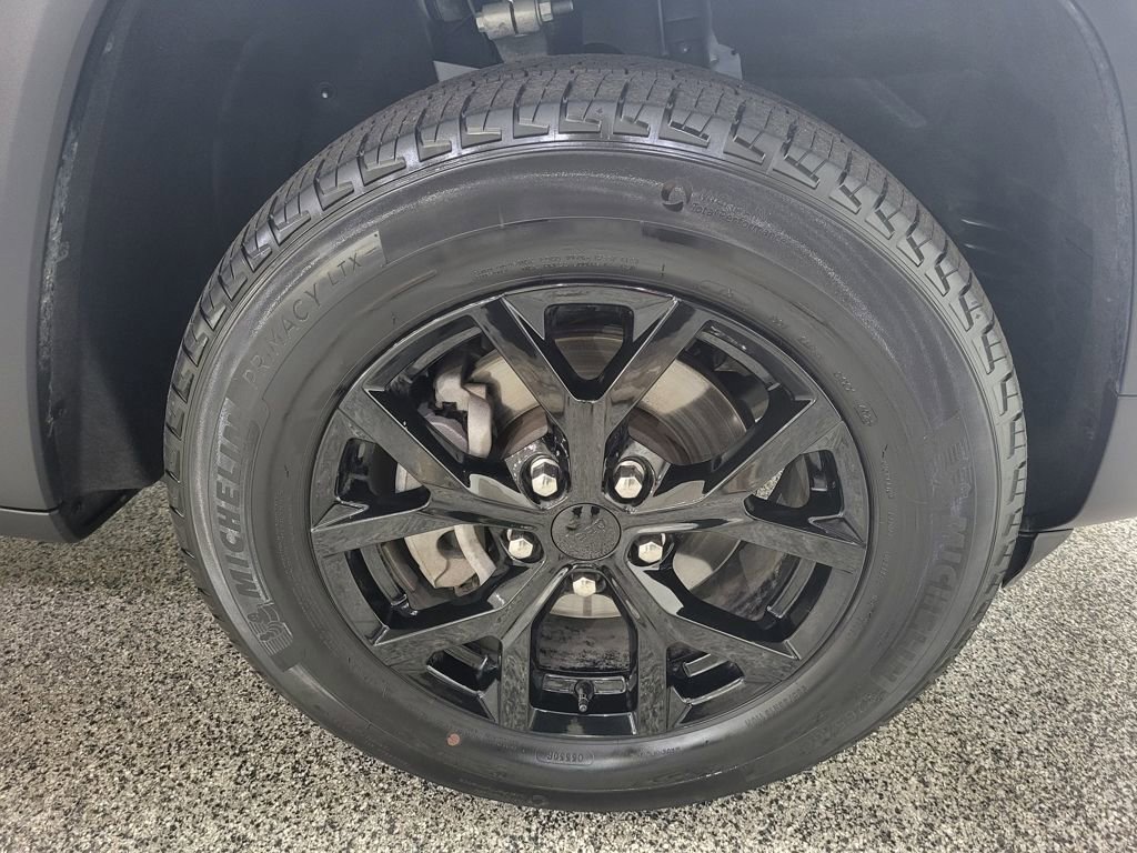 Used 2024 Jeep Grand Cherokee Altitude image 27