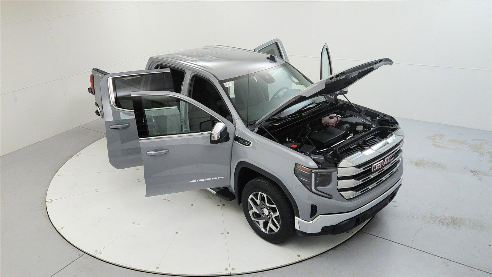 Used 2025 GMC Sierra 1500 SLE image 19