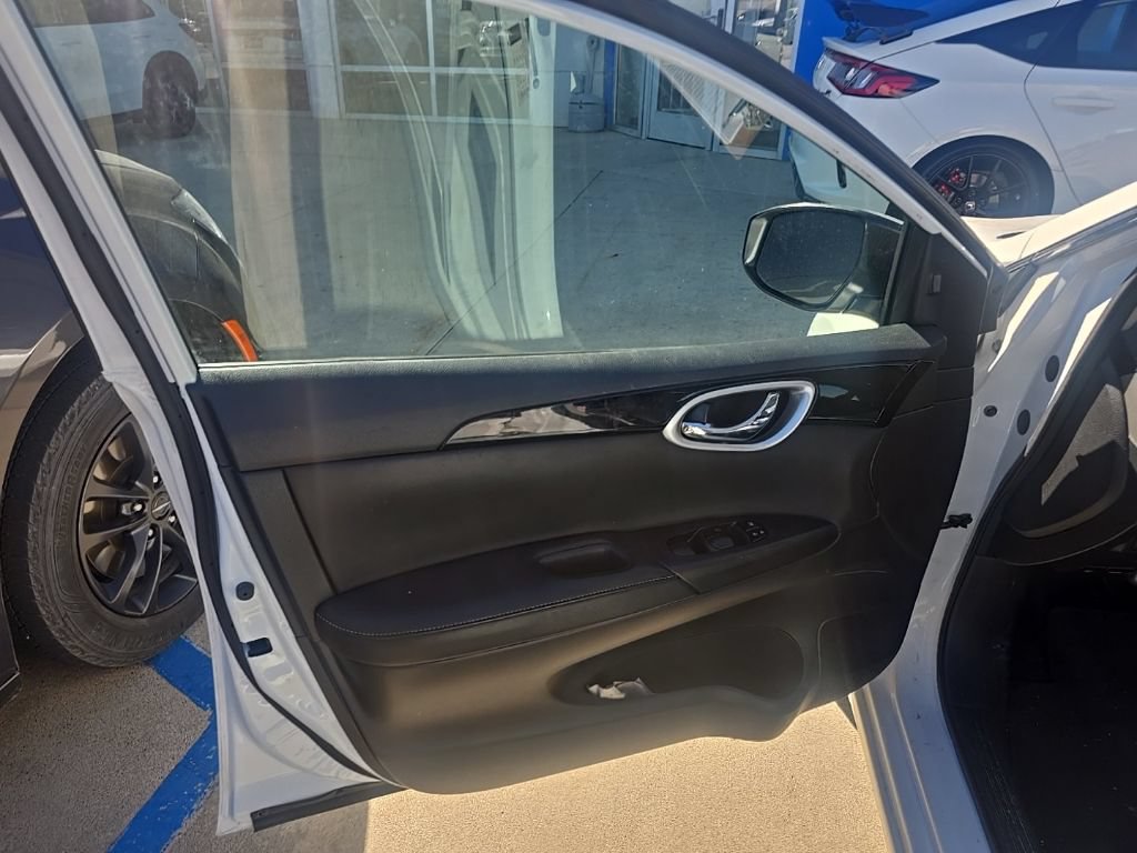 Used 2019 Nissan Sentra SL w/ Exterior Package FWD image 8