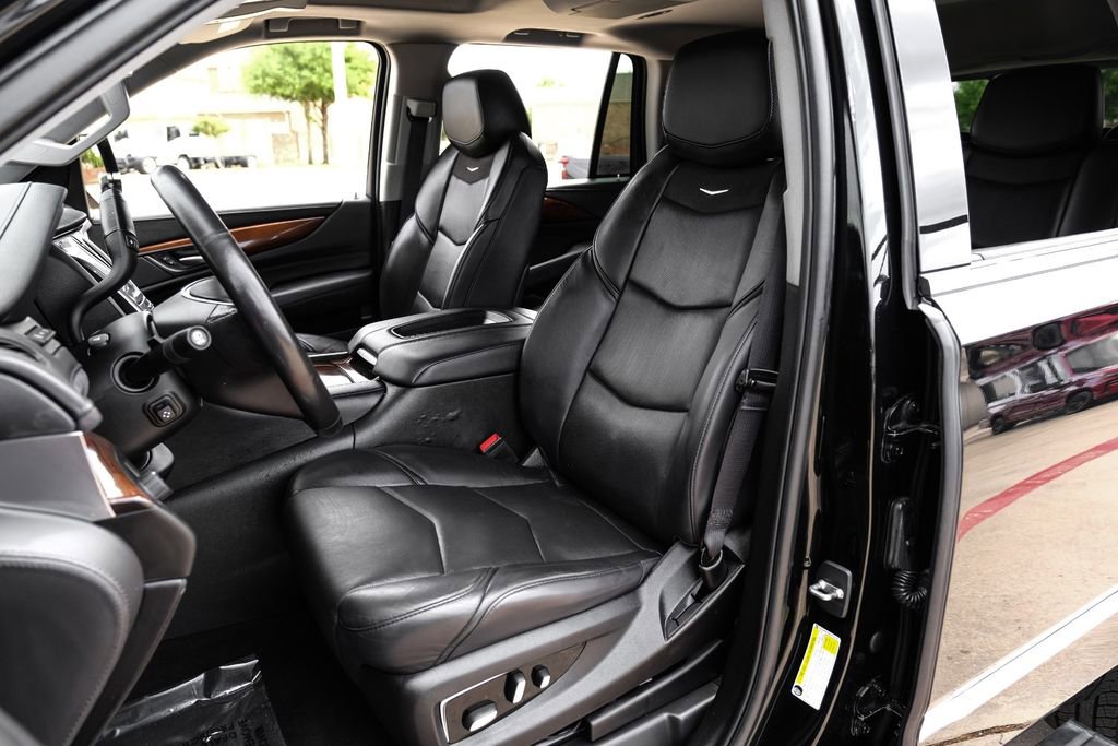 Used 2019 Cadillac Escalade Premium Luxury w/ LPO, Radiant Package RWD image 31