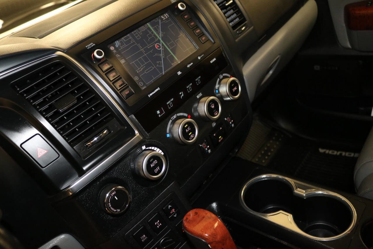 Used 2020 Toyota Sequoia Platinum image 39