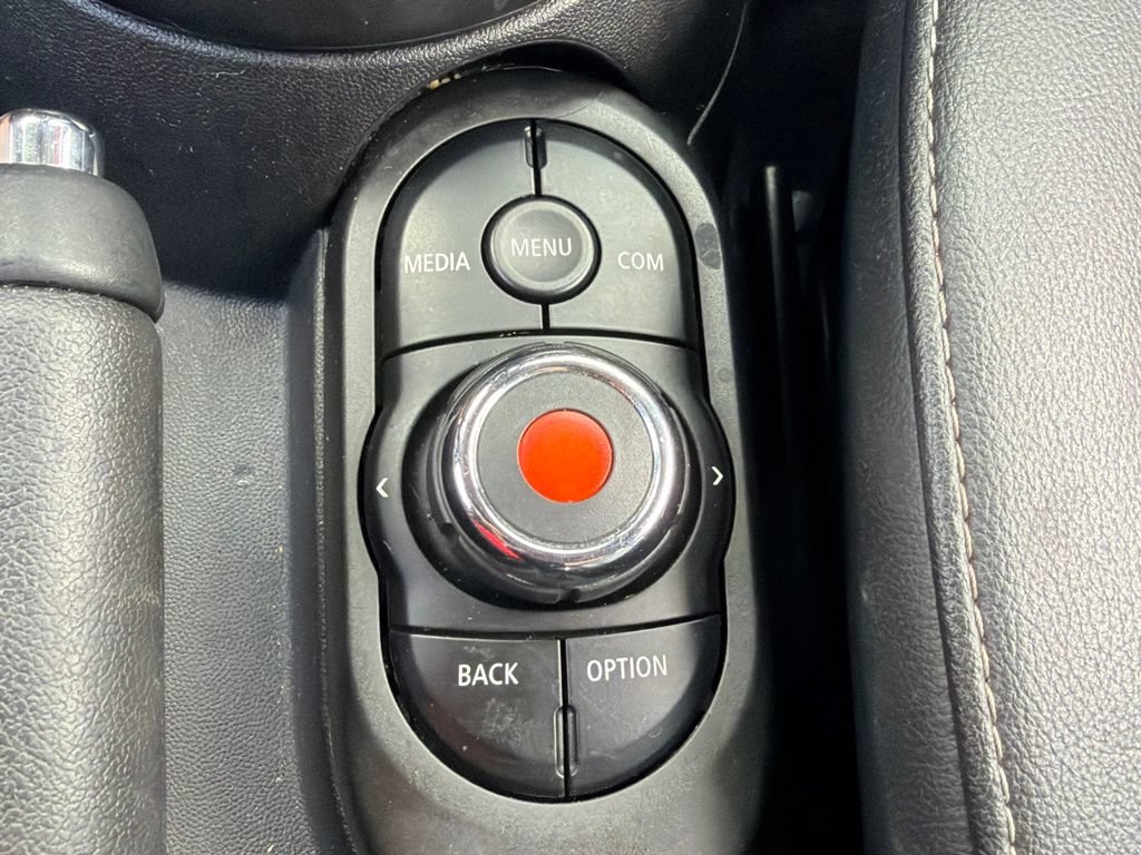 Used 2019 MINI Cooper 4-Door Hardtop FWD image 33