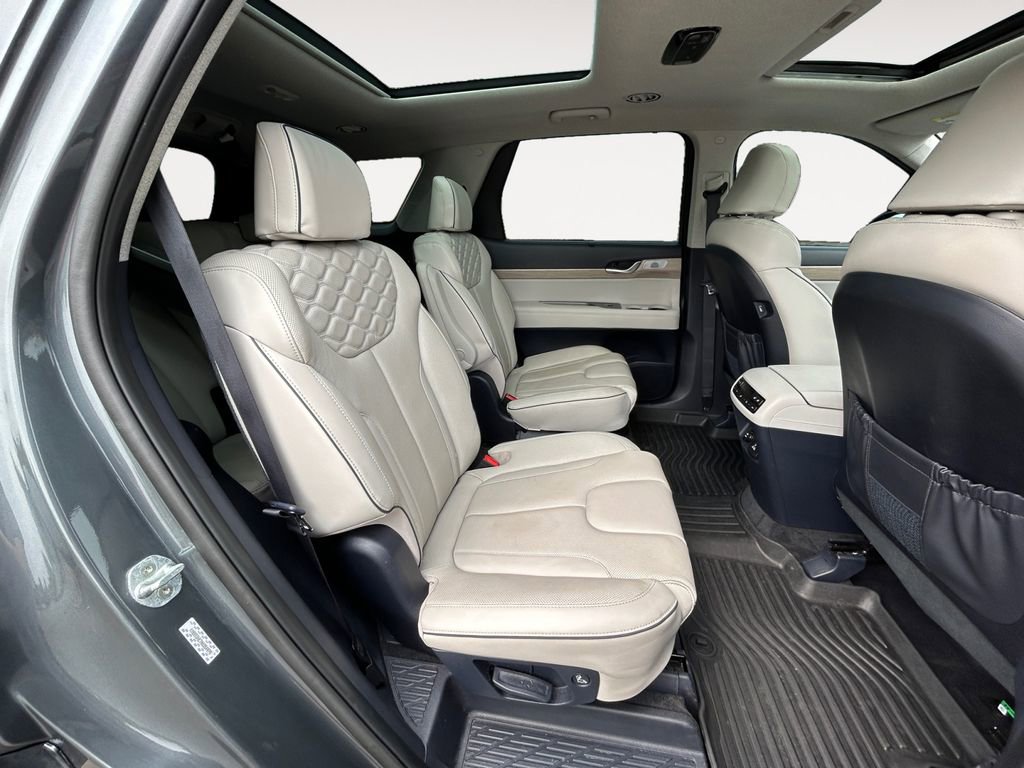 Used 2022 Hyundai Palisade Limited w/ Cargo Package image 12