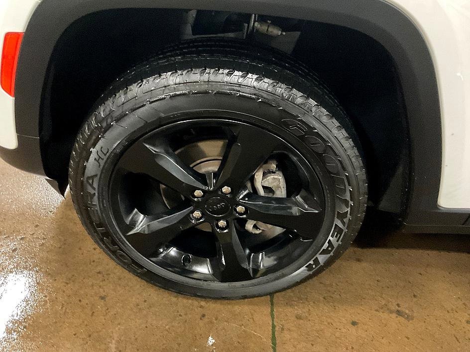 Used 2023 Jeep Grand Cherokee Altitude image 14