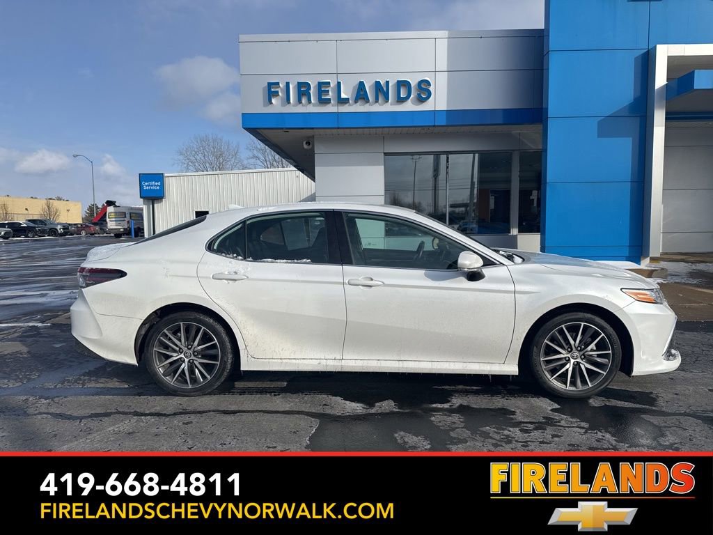 Used 2023 Toyota Camry XLE image 8