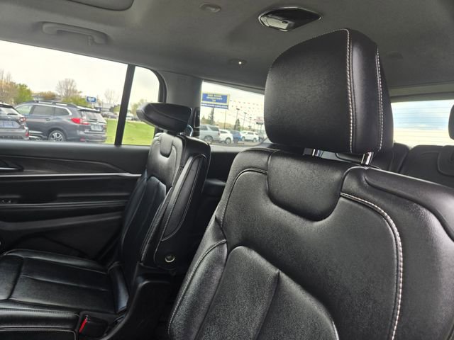 Used 2023 Jeep Grand Cherokee L Limited AWD/4WD image 18