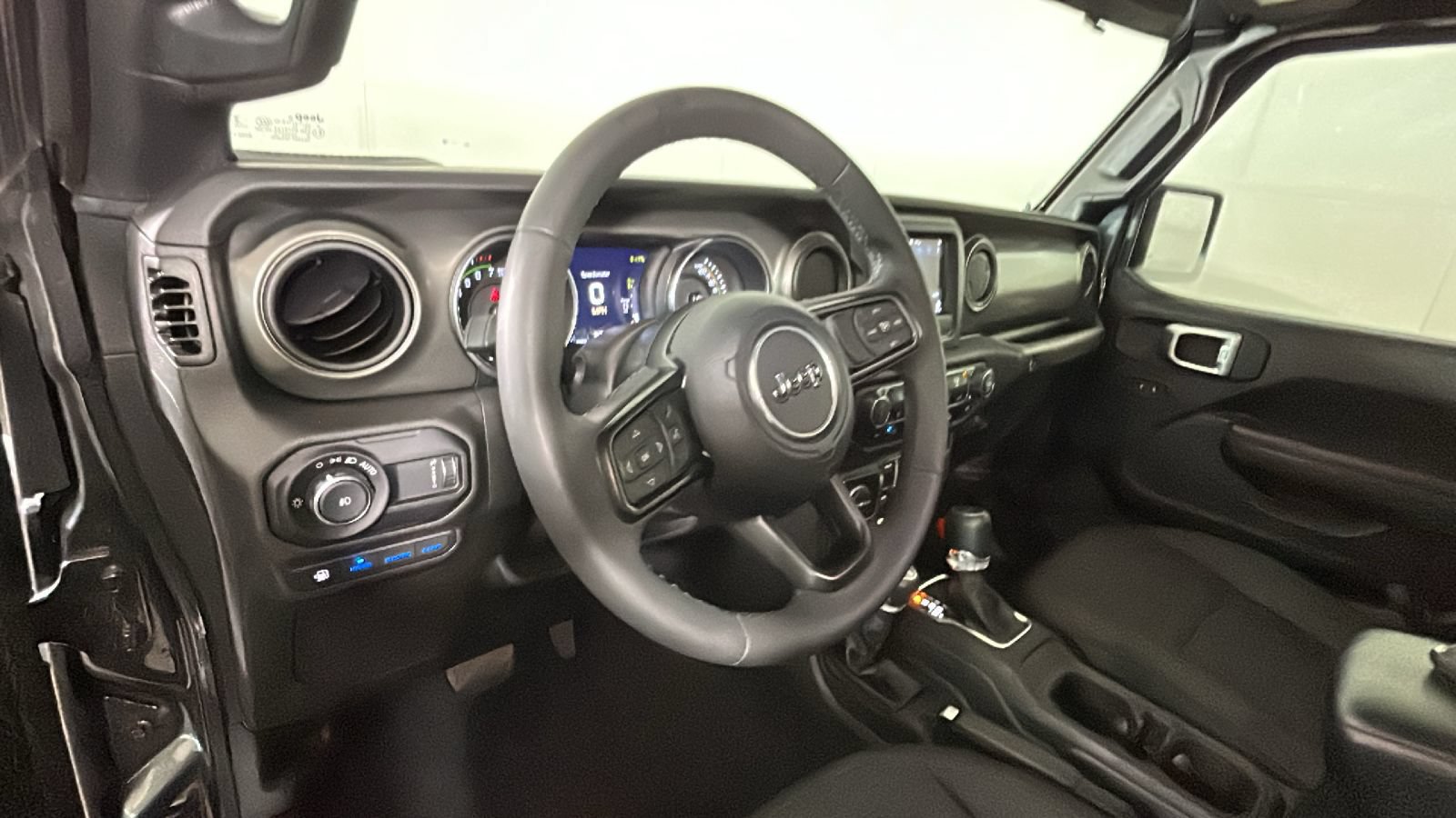 Used 2023 Jeep Wrangler Unlimited w/ Convenience Group AWD/4WD image 15