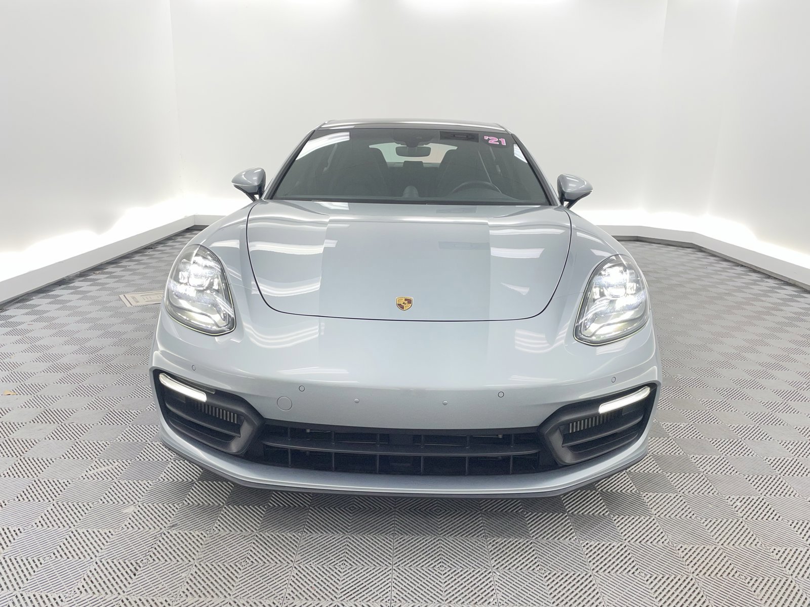 Certified 2021 Porsche Panamera image 19