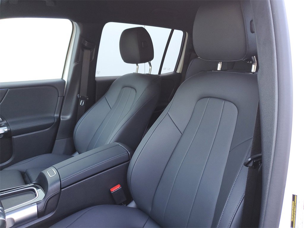 Used 2025 Mercedes-Benz EQB 250+ image 21