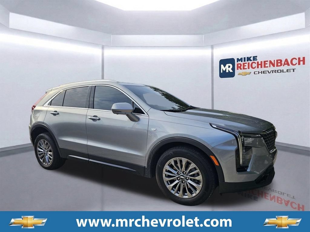 Used 2025 Cadillac XT4 Premium Luxury FWD image 1