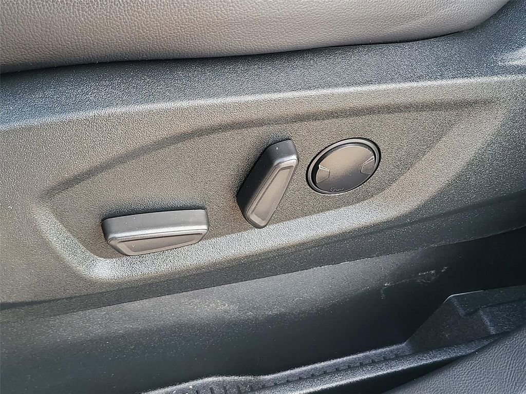 Used 2022 Ford Edge SEL image 40