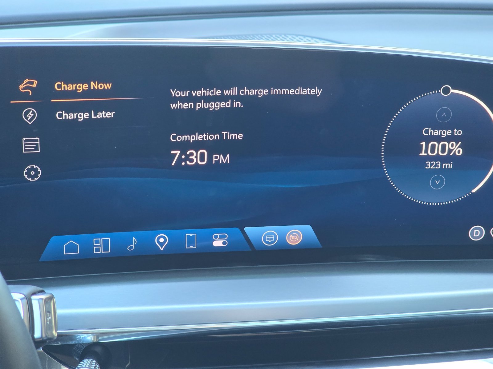 Certified 2024 Cadillac Lyriq Sport w/ LPO, Floor Liner Package AWD/4WD image 7
