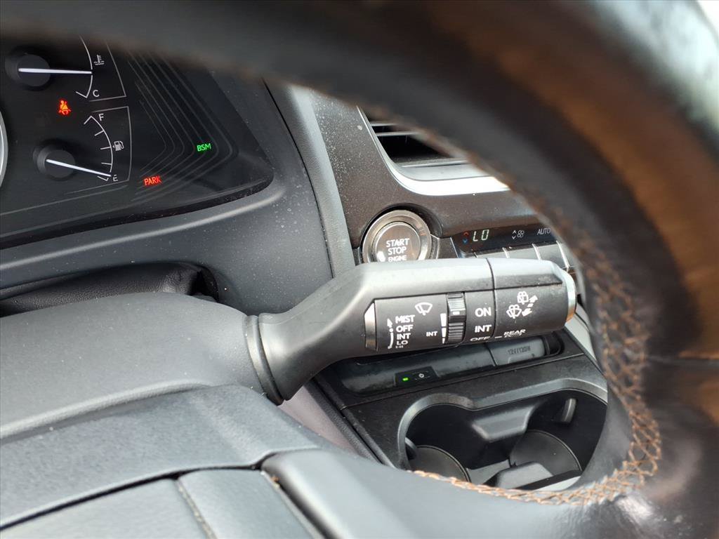 Used 2021 Lexus UX 200 w/ Accessory Package (Z1) FWD image 21
