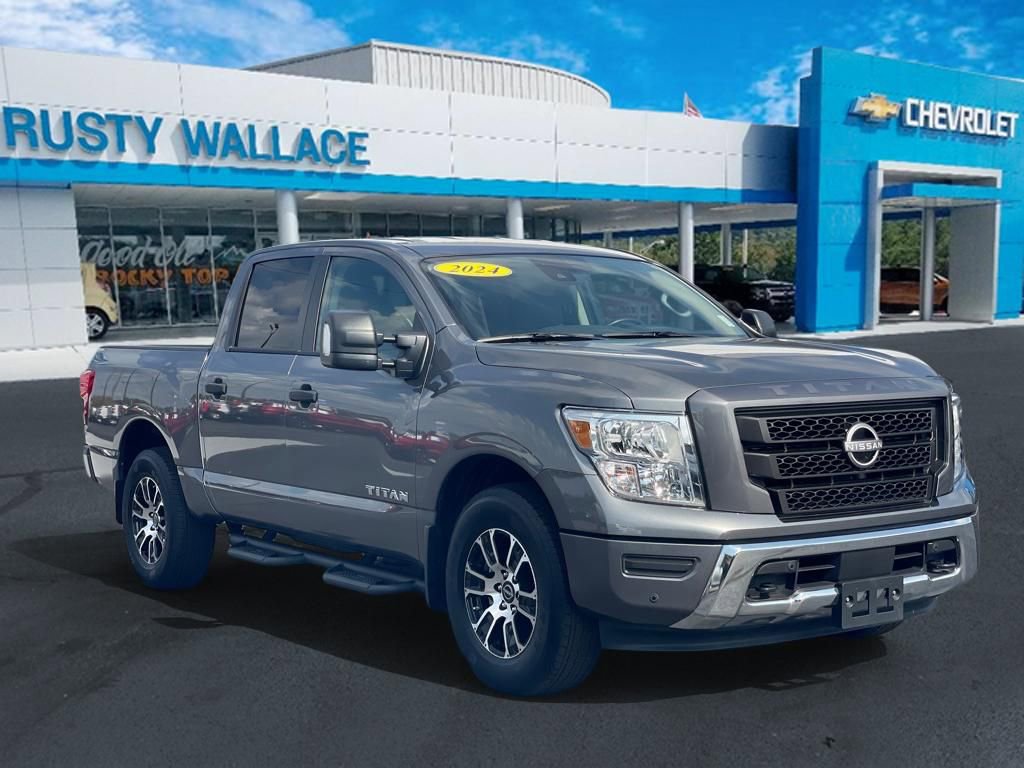 Used 2024 Nissan Titan SV w/ SV Convenience Package image 1