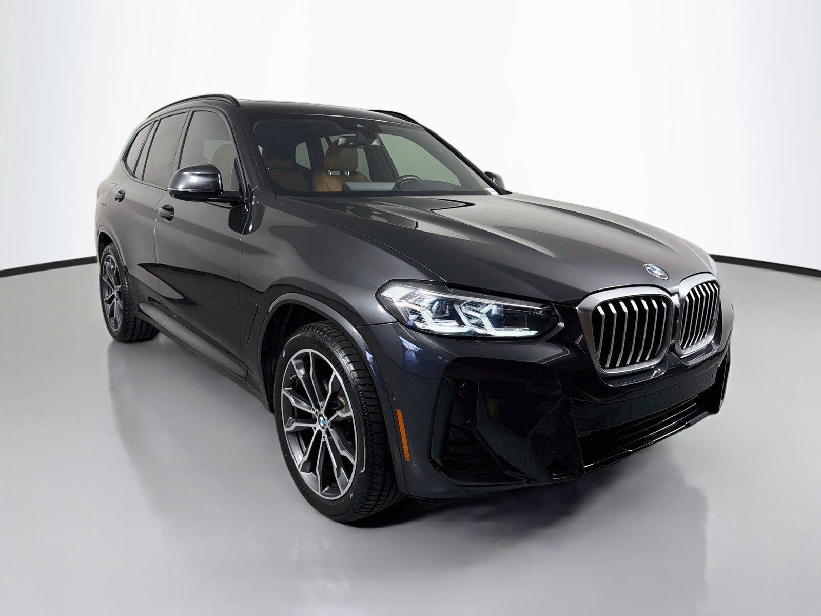 Used 2024 BMW X3 sDrive30i w/ Premium Package RWD image 3