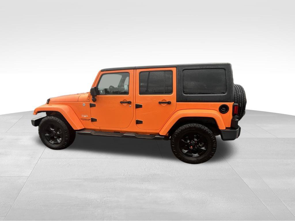 Used 2013 Jeep Wrangler Unlimited Sahara w/ Connectivity Group AWD/4WD image 7