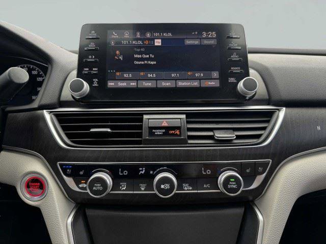 Used 2018 Honda Accord Touring image 31