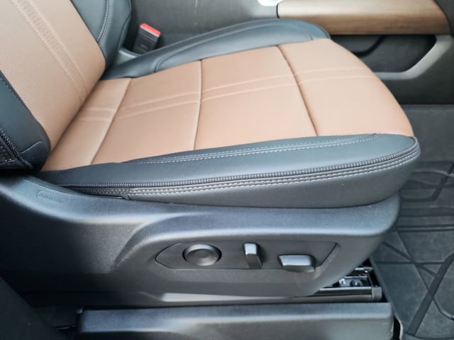 Used 2026 Chevrolet Silverado 1500 High Country image 21