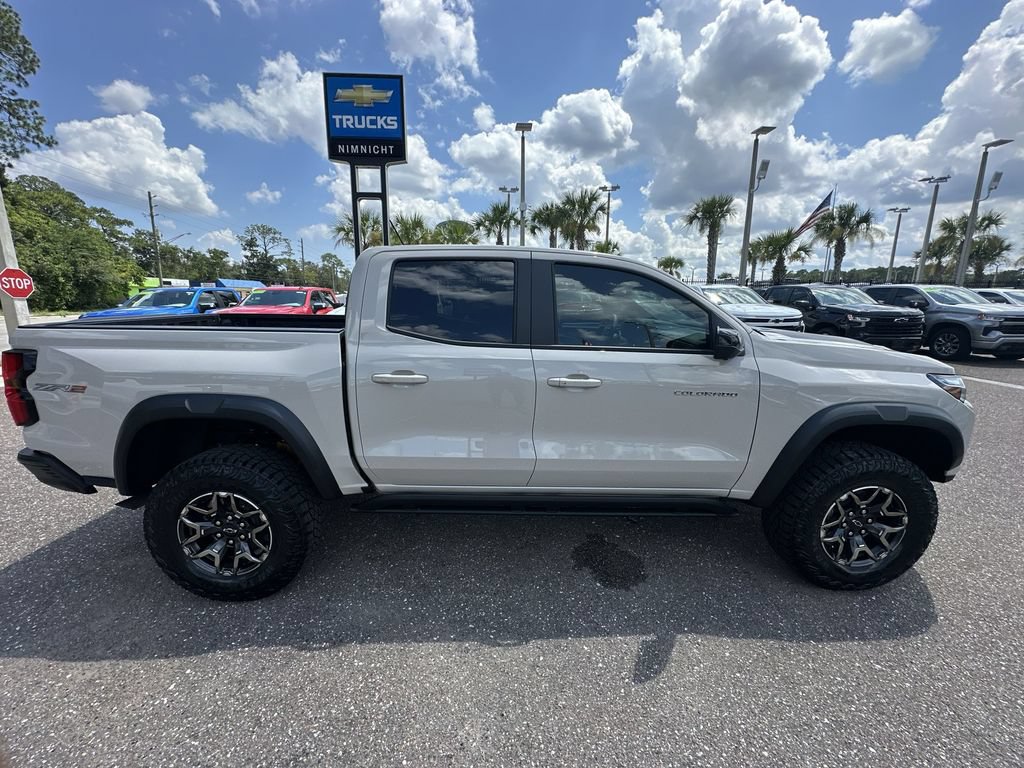 Used 2026 Chevrolet Colorado ZR2 w/ Technology Package AWD/4WD image 17