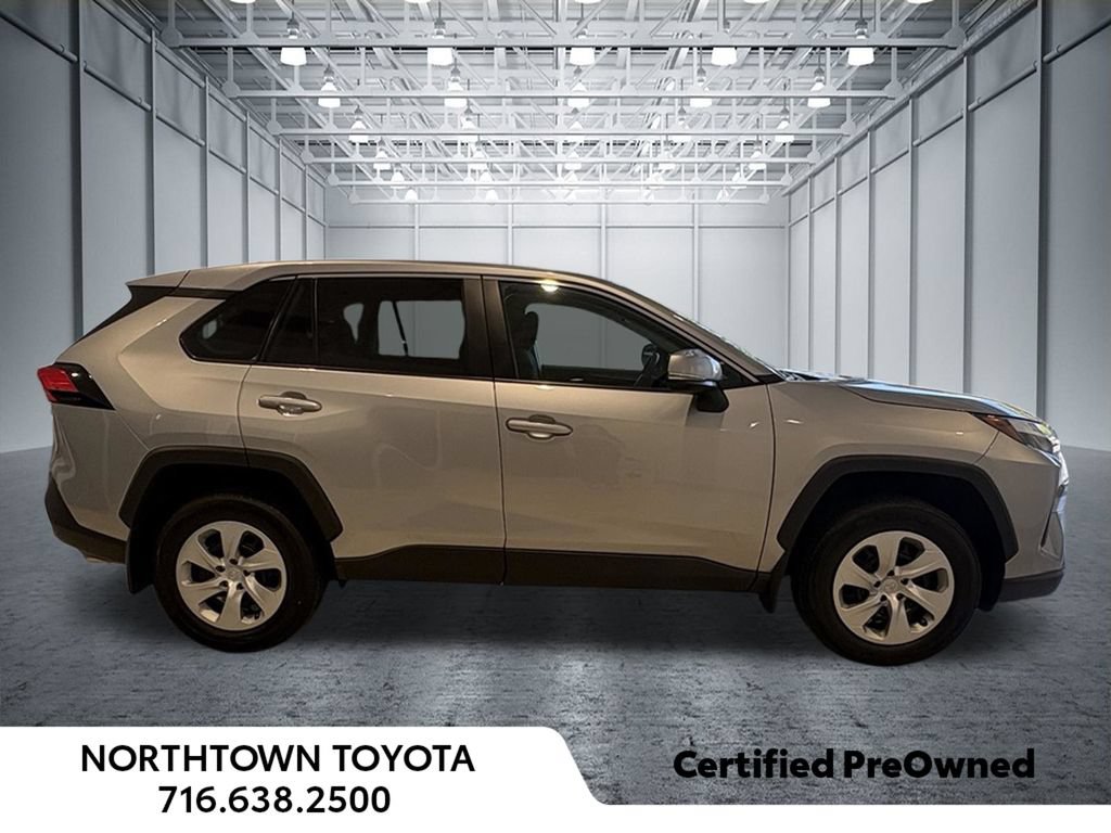 Used 2024 Toyota RAV4 LE AWD/4WD image 3