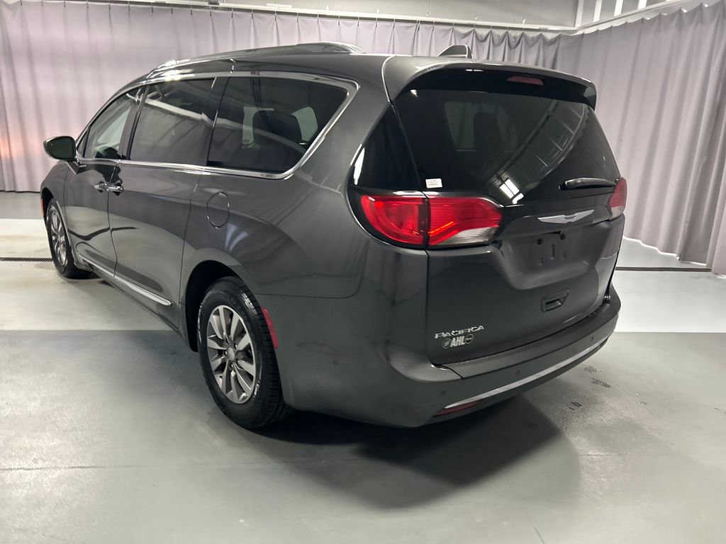 Used 2020 Chrysler Pacifica Touring-L Plus w/ Advanced Safetytec Group FWD image 5