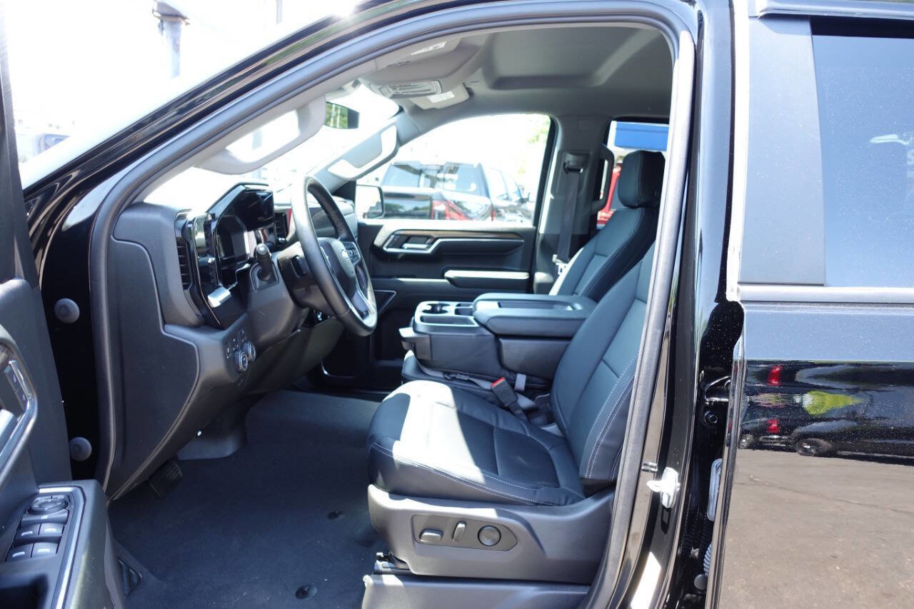 Used 2023 Chevrolet Silverado 1500 LT AWD/4WD image 18