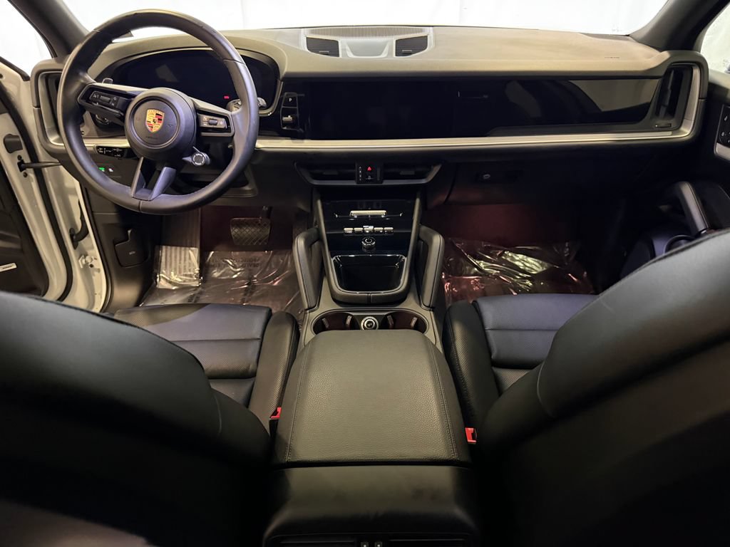 Certified 2024 Porsche Cayenne AWD/4WD image 17