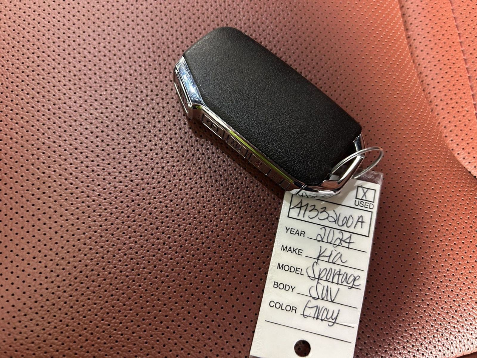 Used 2024 Kia Sportage SX image 32