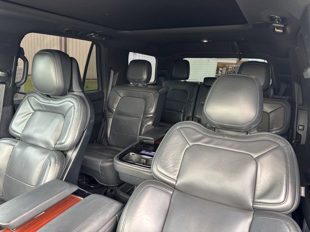 Used 2023 Lincoln Navigator Reserve AWD/4WD image 34