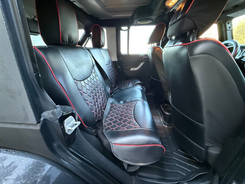 Used 2012 Jeep Wrangler Unlimited Sahara AWD/4WD image 13