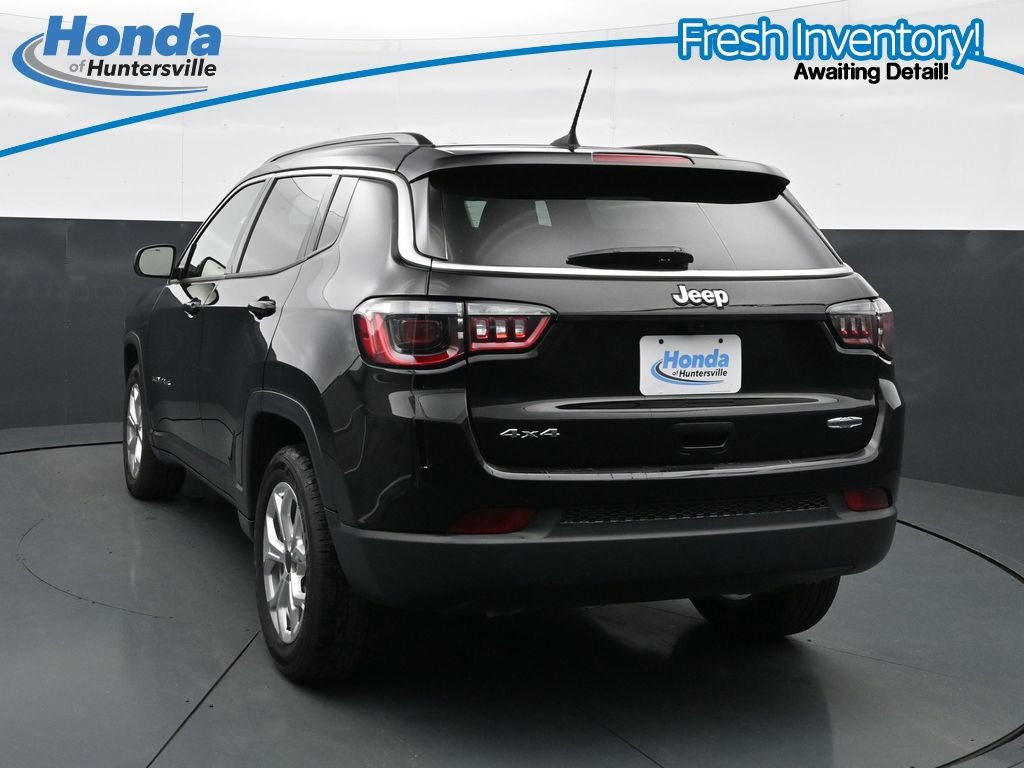 Used 2025 Jeep Compass Latitude AWD/4WD image 7