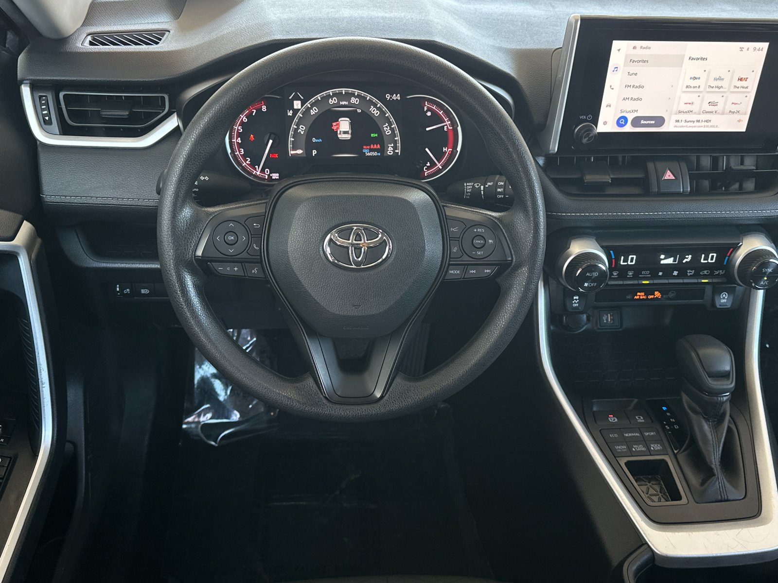 Used 2025 Toyota RAV4 XLE AWD/4WD image 13