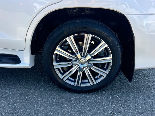 Used 2017 Lexus LX 570 4WD image 37