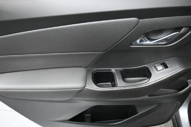 Used 2023 Chevrolet Traverse LT FWD image 20