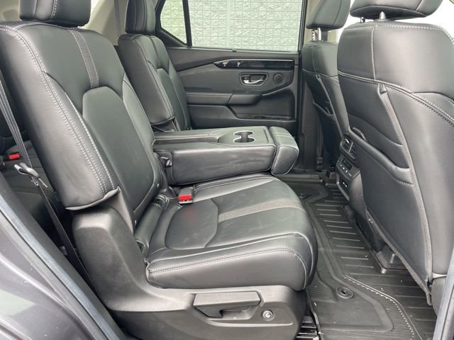 Used 2025 Honda Pilot Touring image 17