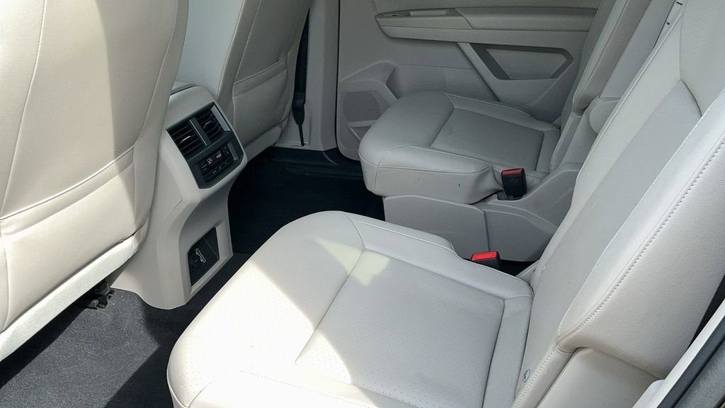 Used 2019 Volkswagen Atlas SE w/ Towing Package FWD image 14