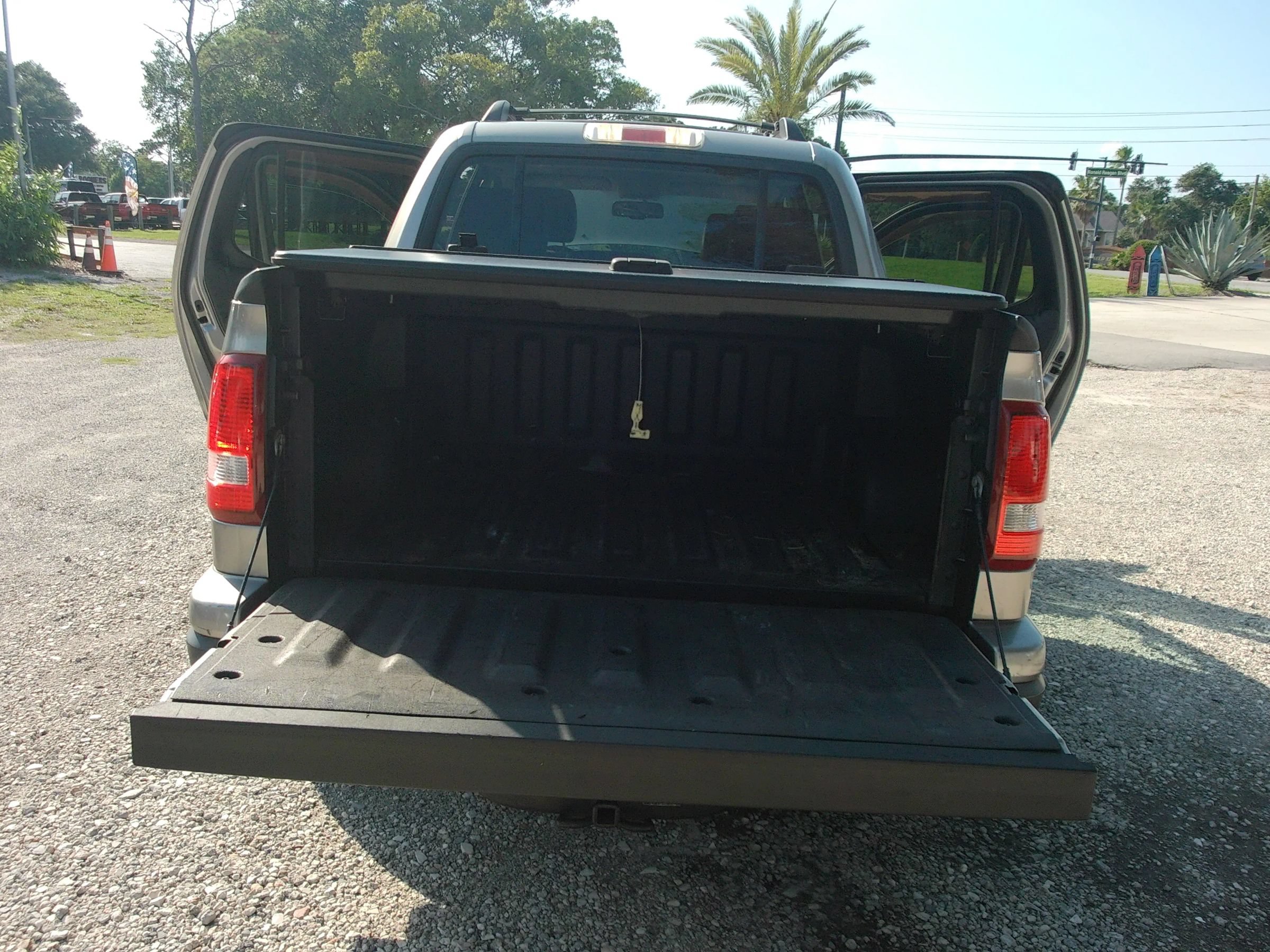 Used 2008 Ford Explorer Sport Trac XLT AWD/4WD image 27