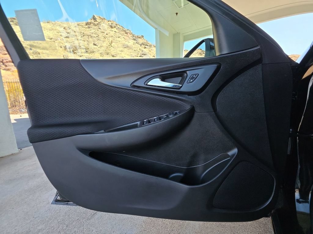 Used 2025 Chevrolet Malibu RS FWD image 23