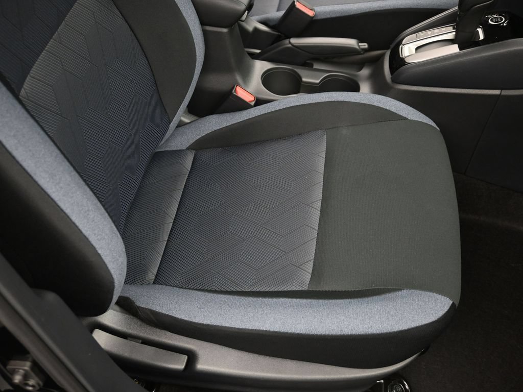 New 2025 Nissan Versa SV w/ Trunk Package FWD image 28