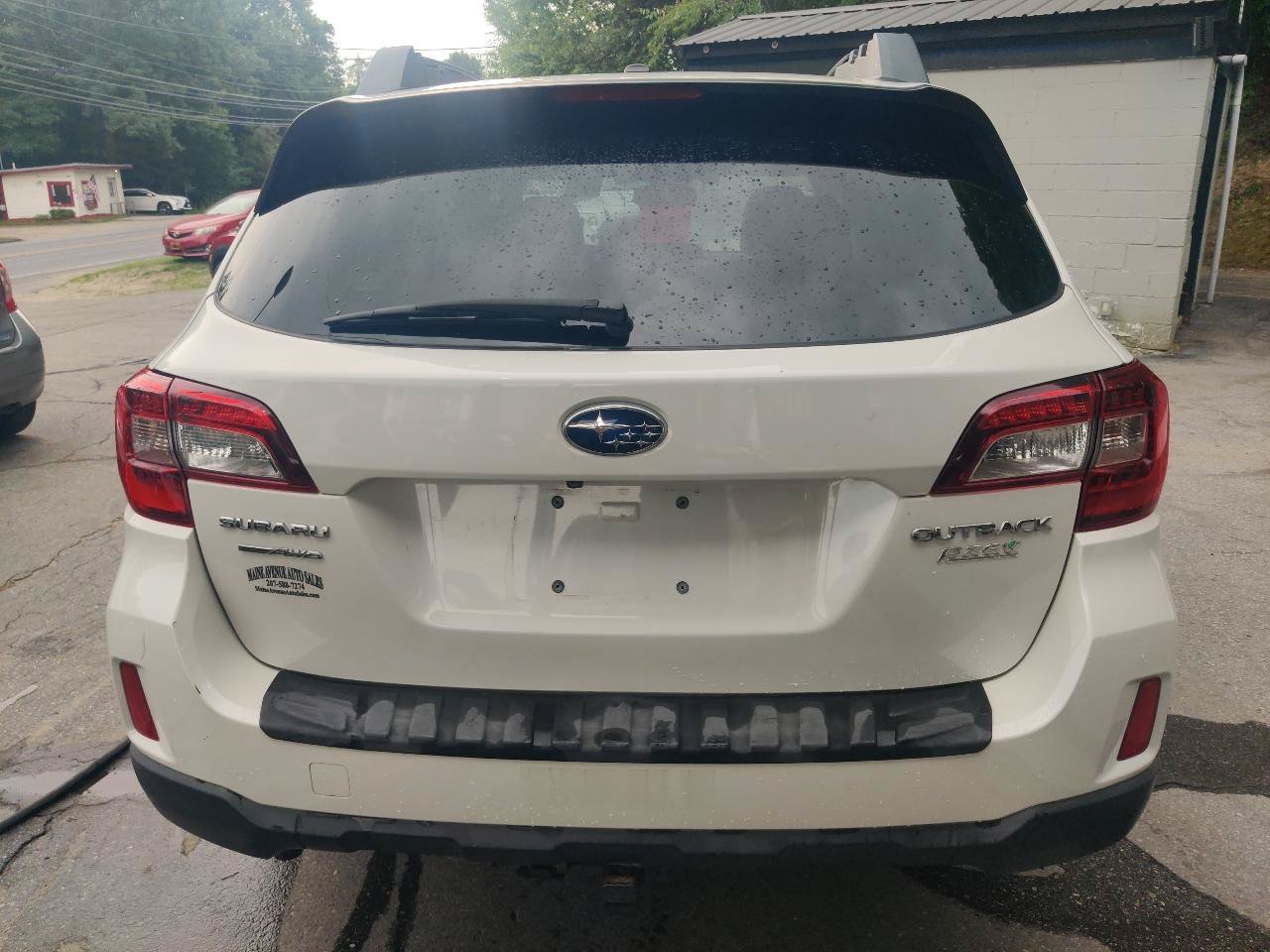 Used 2015 Subaru Outback 2.5i Limited AWD/4WD image 5