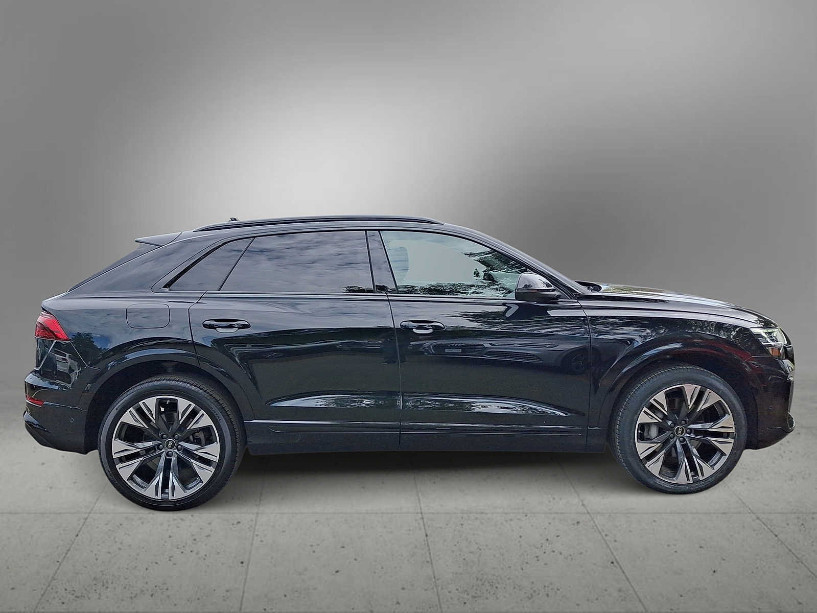 Certified 2024 Audi Q8 Premium Plus AWD/4WD image 9