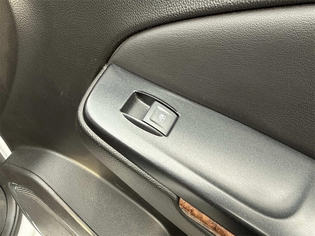 Used 2020 Chevrolet Suburban Premier image 35