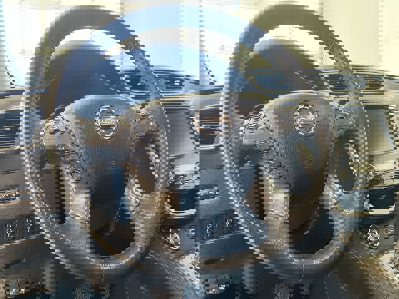 Used 2023 Nissan Murano SV image 14