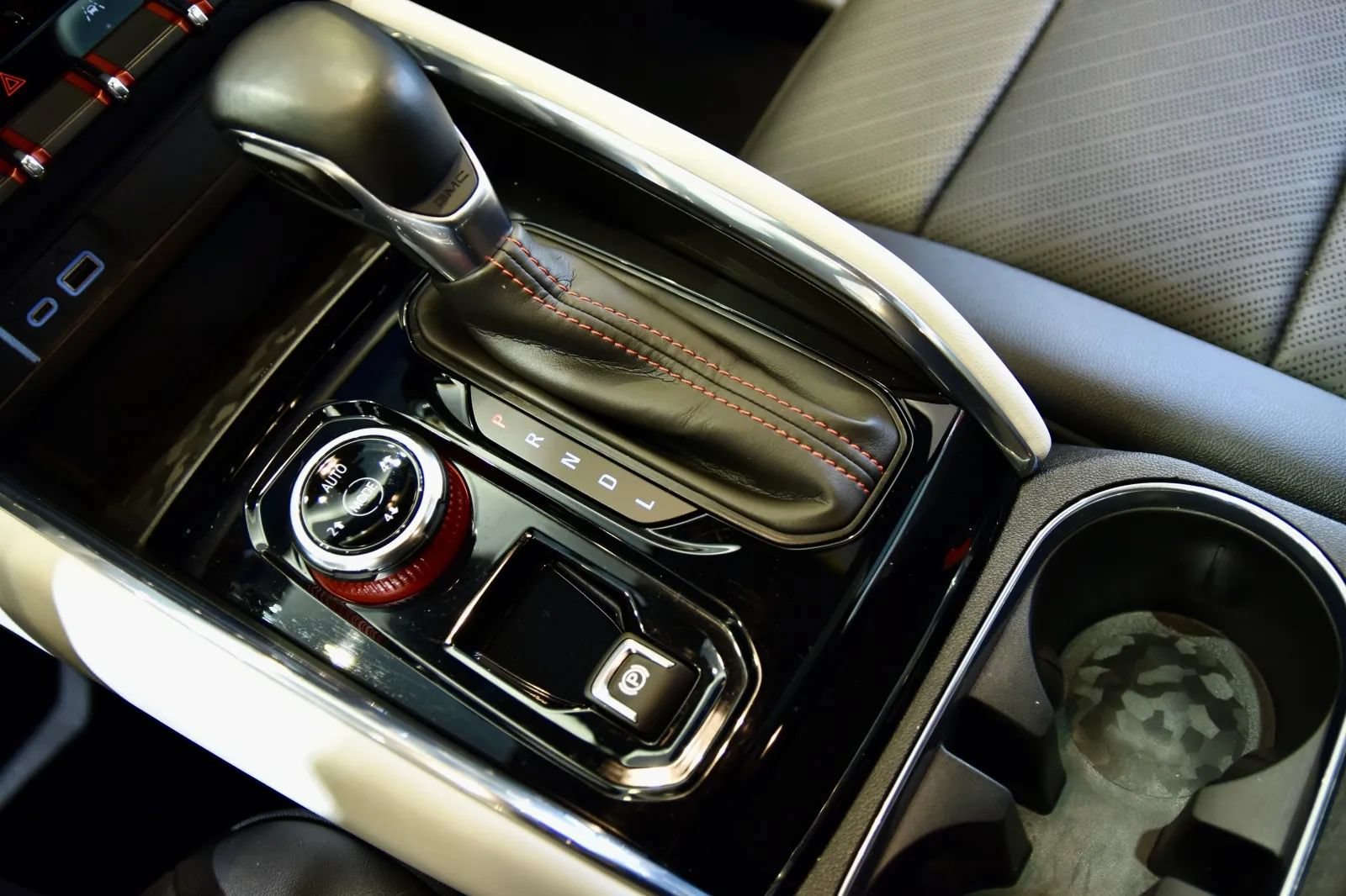 Used 2023 GMC Canyon AT4X AWD/4WD image 18