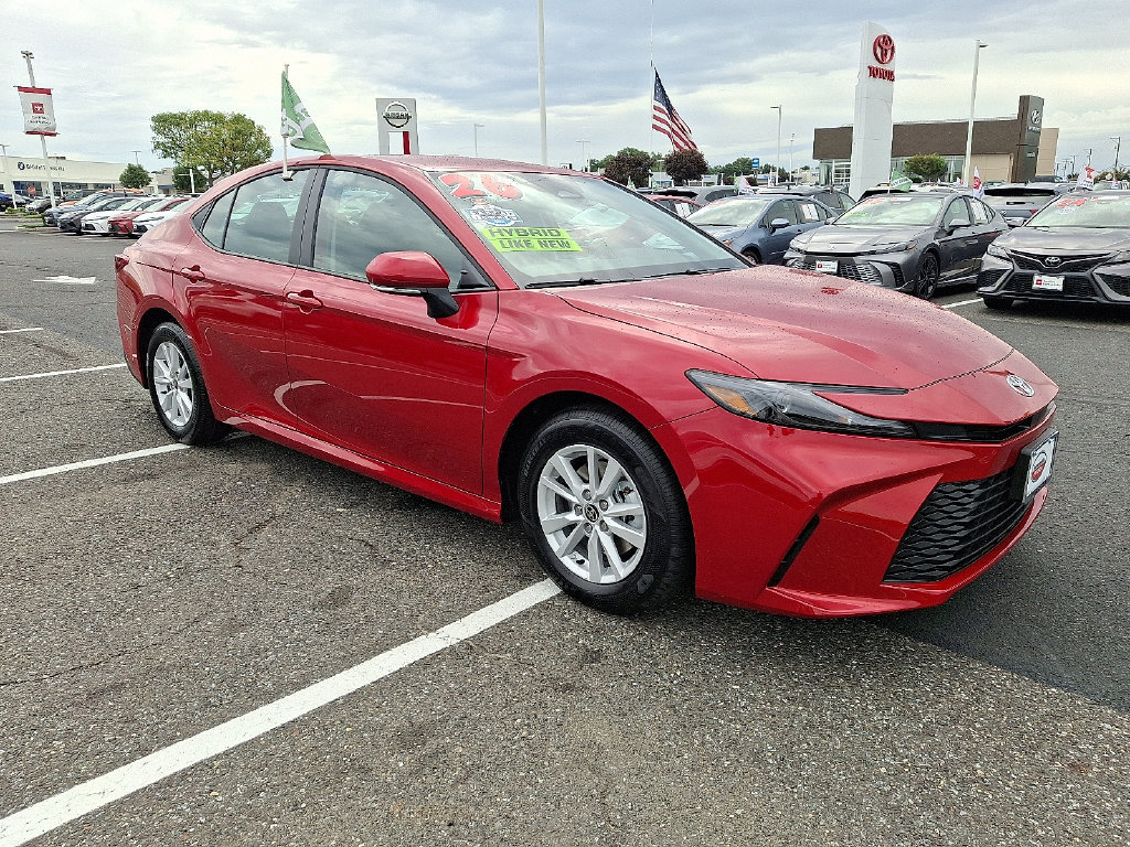 Used 2026 Toyota Camry LE FWD image 3