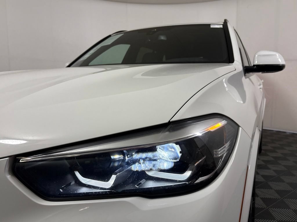 Used 2021 BMW X5 M50i w/ Premium Package AWD/4WD image 9