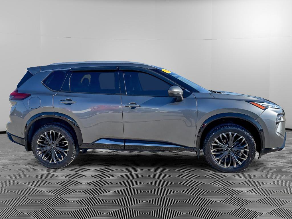 Used 2024 Nissan Rogue Platinum w/ Platinum Premium Package image 5