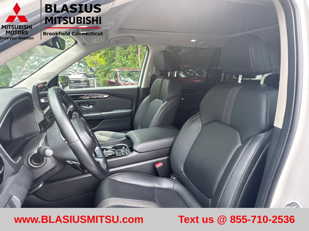 Used 2023 Honda Pilot Touring image 10