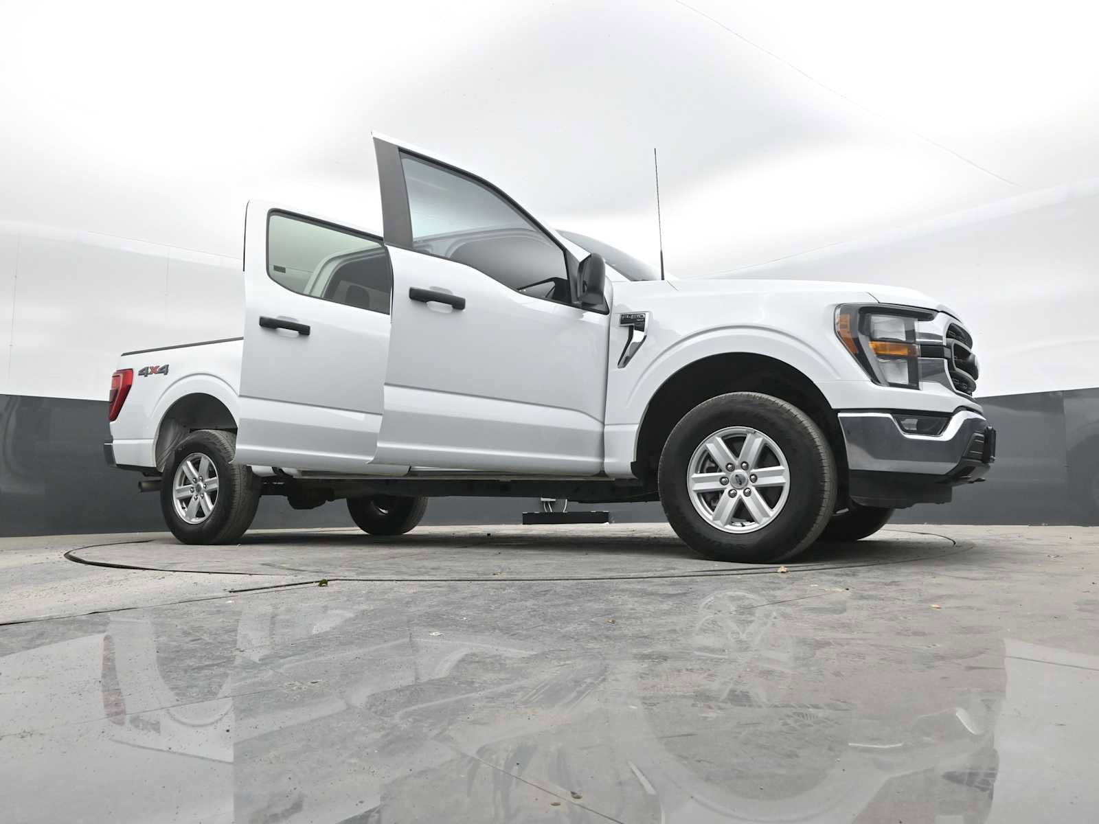 Used 2023 Ford F150 XLT image 54